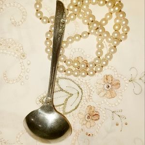 Vintage ONEIDA LTD ROGER'S LADLE SILVER PLATED